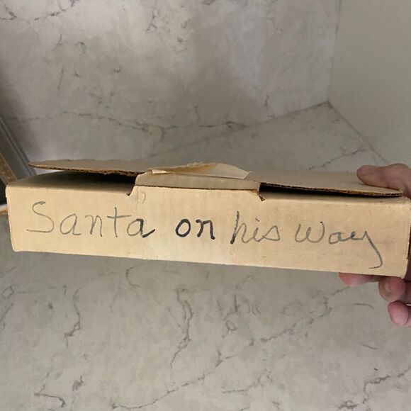 1992 Knowles 'Santa's On His Way' by Haddon Sundblom Plate with Certificate - Picture 9 of 12